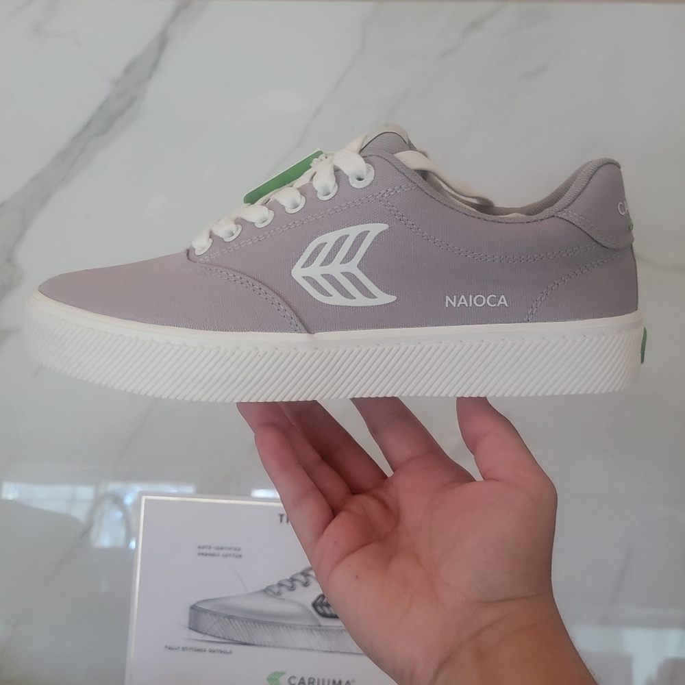Cariuma | Naioca Light Grey Canvas Off-white Logo Sneakers UNISEX